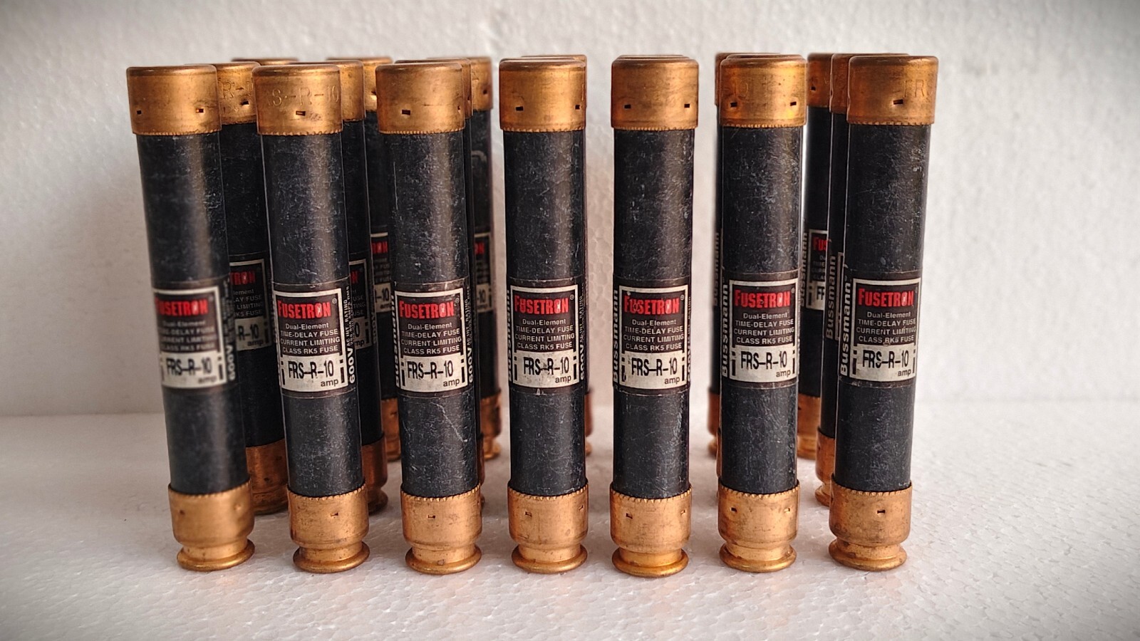 Fusetron FRS-R-10 Dual-Element Time Delay Current Limiting Fuse Lot of 10 Pcs